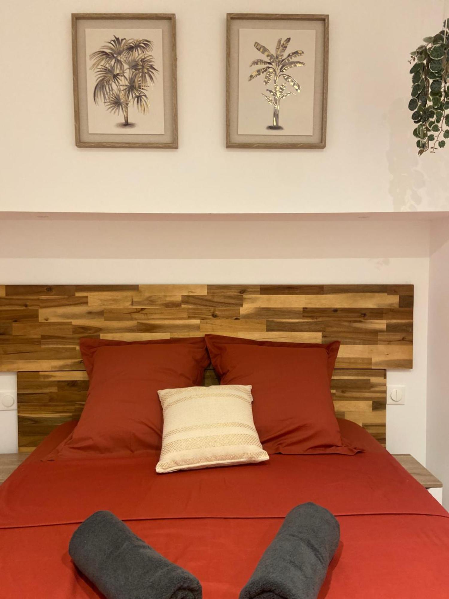 Les Appartements Du Vieux Poussan Ngoại thất bức ảnh