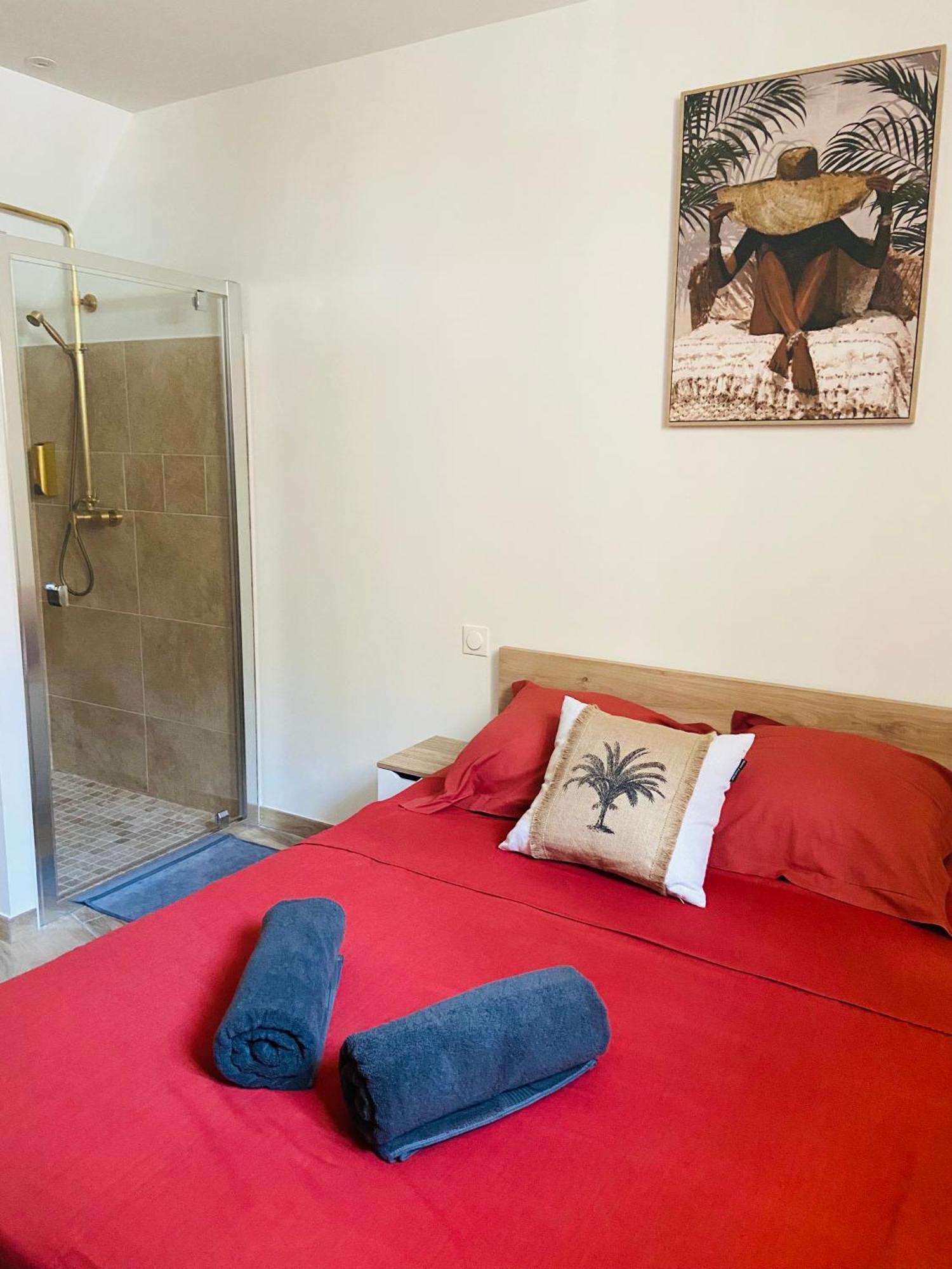 Les Appartements Du Vieux Poussan Ngoại thất bức ảnh