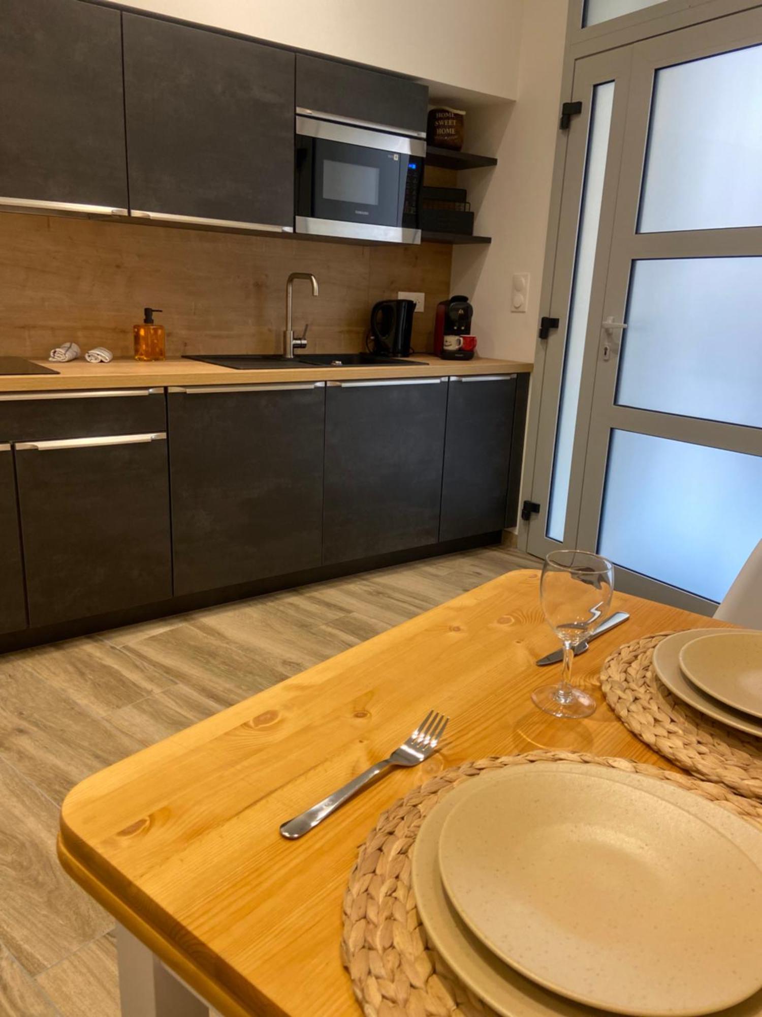 Les Appartements Du Vieux Poussan Ngoại thất bức ảnh