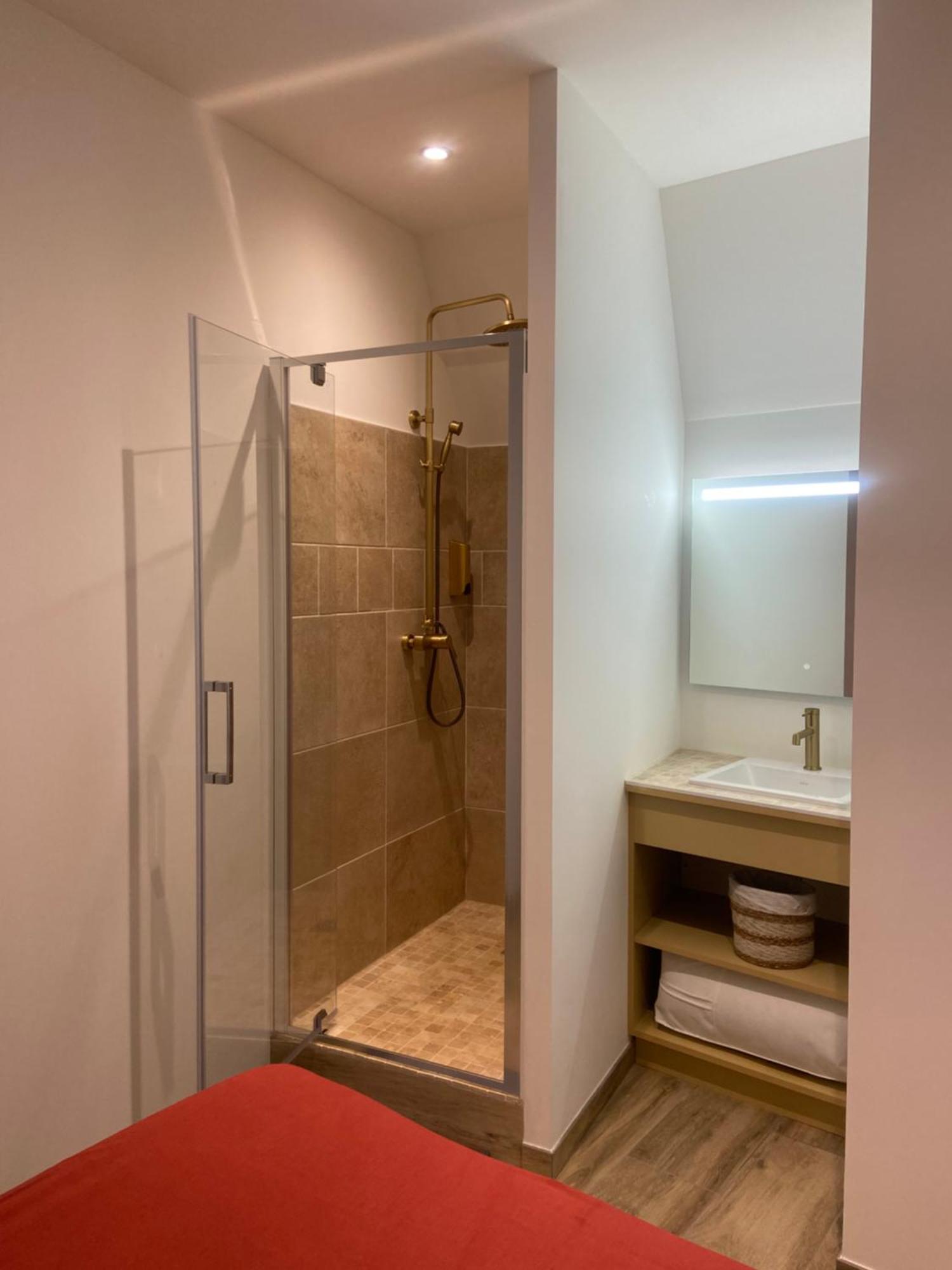 Les Appartements Du Vieux Poussan Ngoại thất bức ảnh